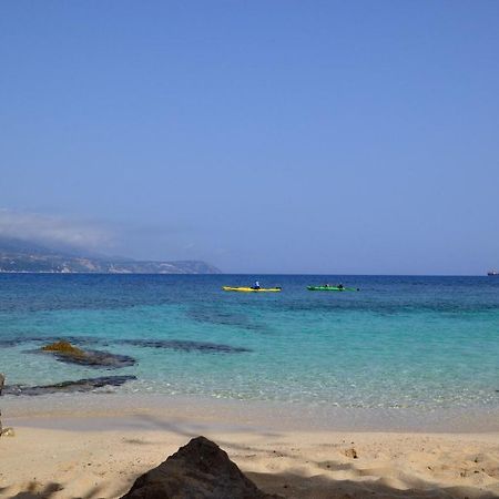 Mihaila Seaside: 2 Bedroom Bungalows Kefalonia สปาร์เชีย ภายนอก รูปภาพ