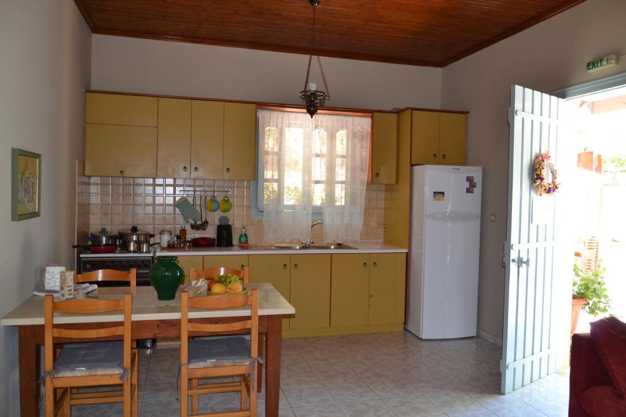 Mihaila Seaside: 2 Bedroom Bungalows Kefalonia สปาร์เชีย ภายนอก รูปภาพ
