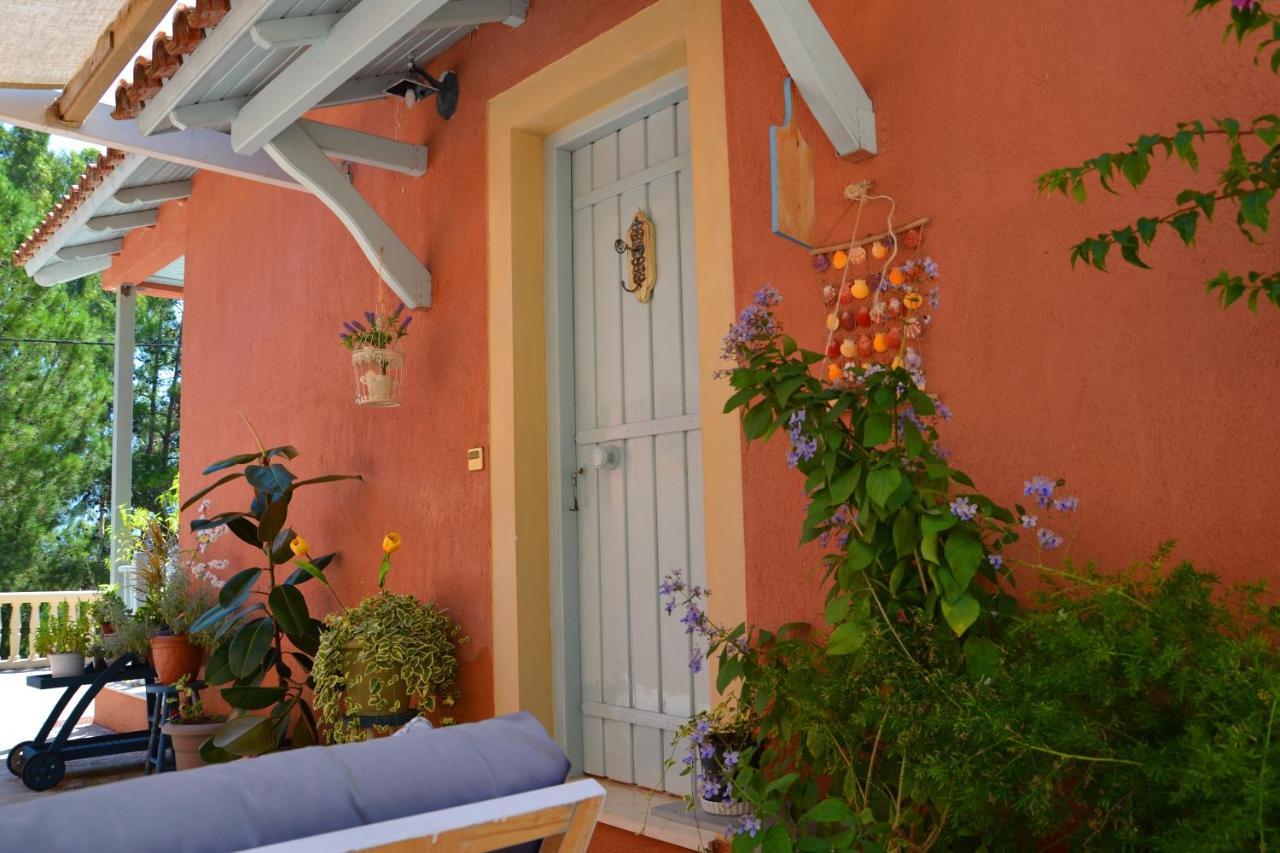 Mihaila Seaside: 2 Bedroom Bungalows Kefalonia สปาร์เชีย ภายนอก รูปภาพ