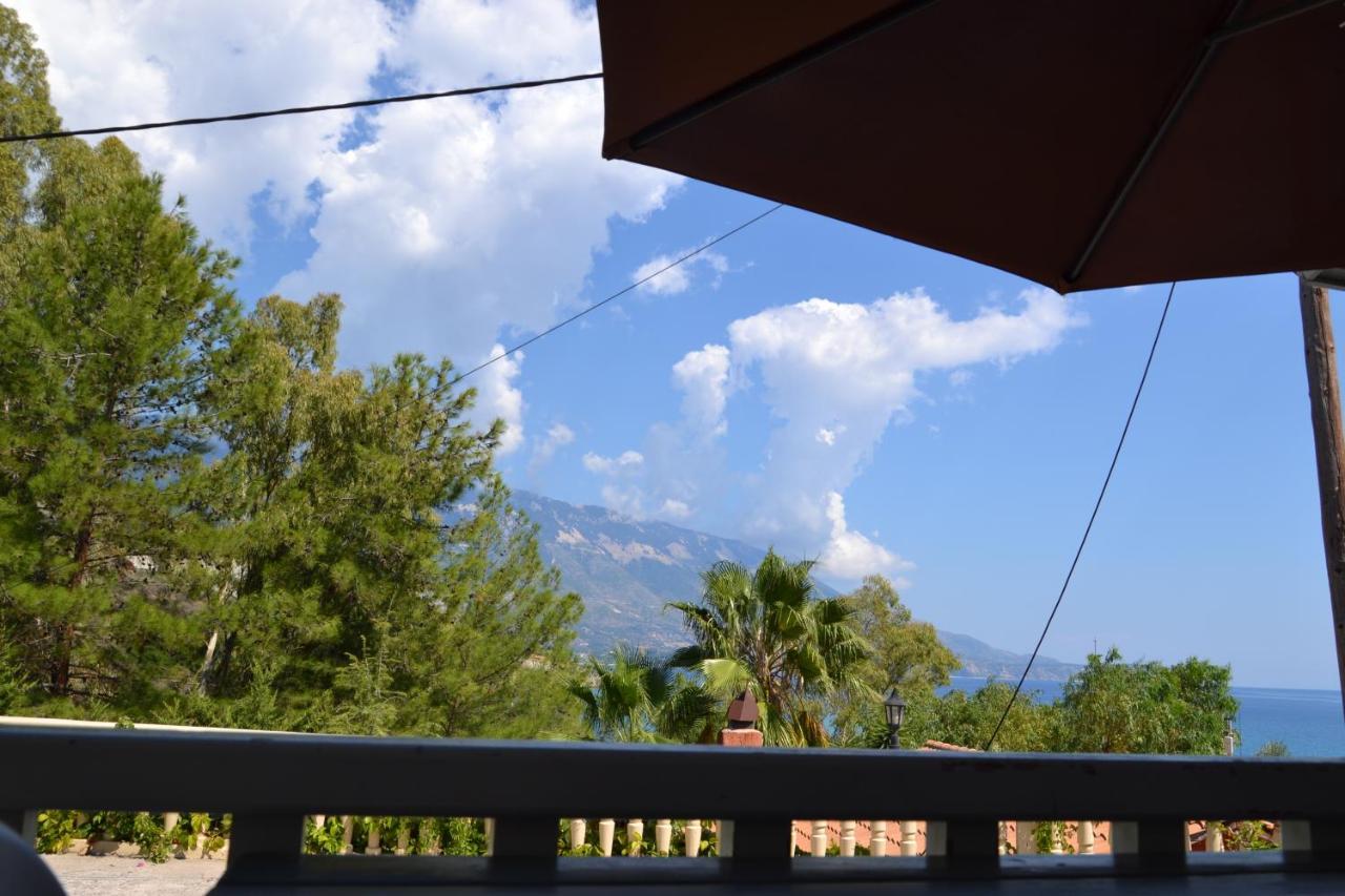 Mihaila Seaside: 2 Bedroom Bungalows Kefalonia สปาร์เชีย ภายนอก รูปภาพ
