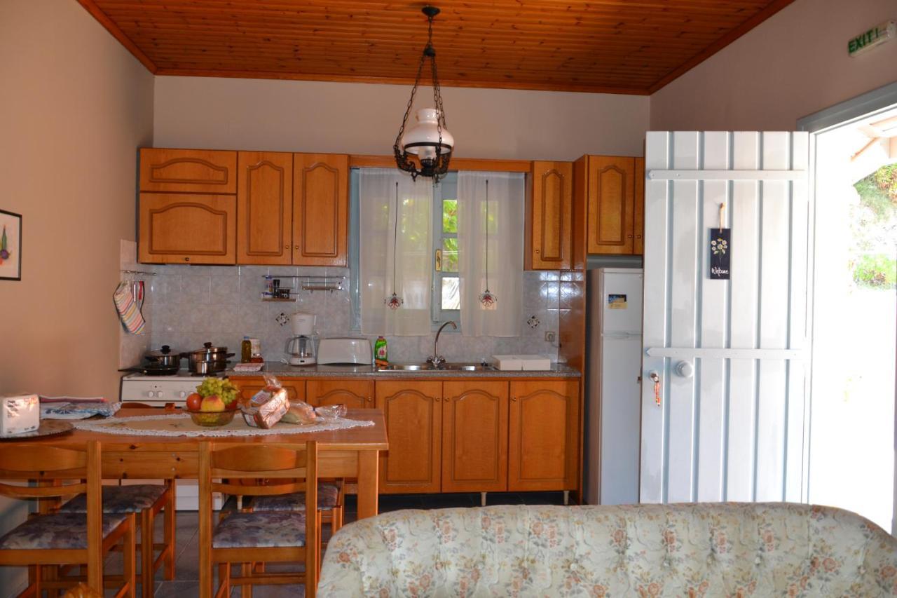 Mihaila Seaside: 2 Bedroom Bungalows Kefalonia สปาร์เชีย ภายนอก รูปภาพ