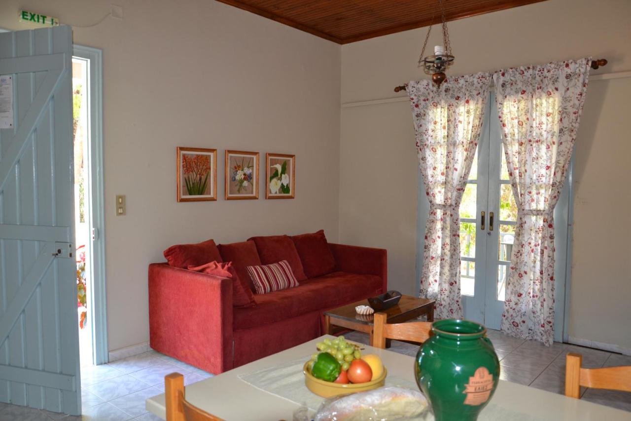 Mihaila Seaside: 2 Bedroom Bungalows Kefalonia สปาร์เชีย ภายนอก รูปภาพ